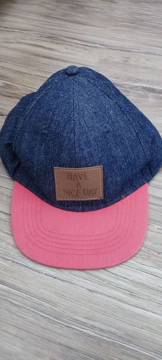 Czapeczka z daszkiem chłopięca