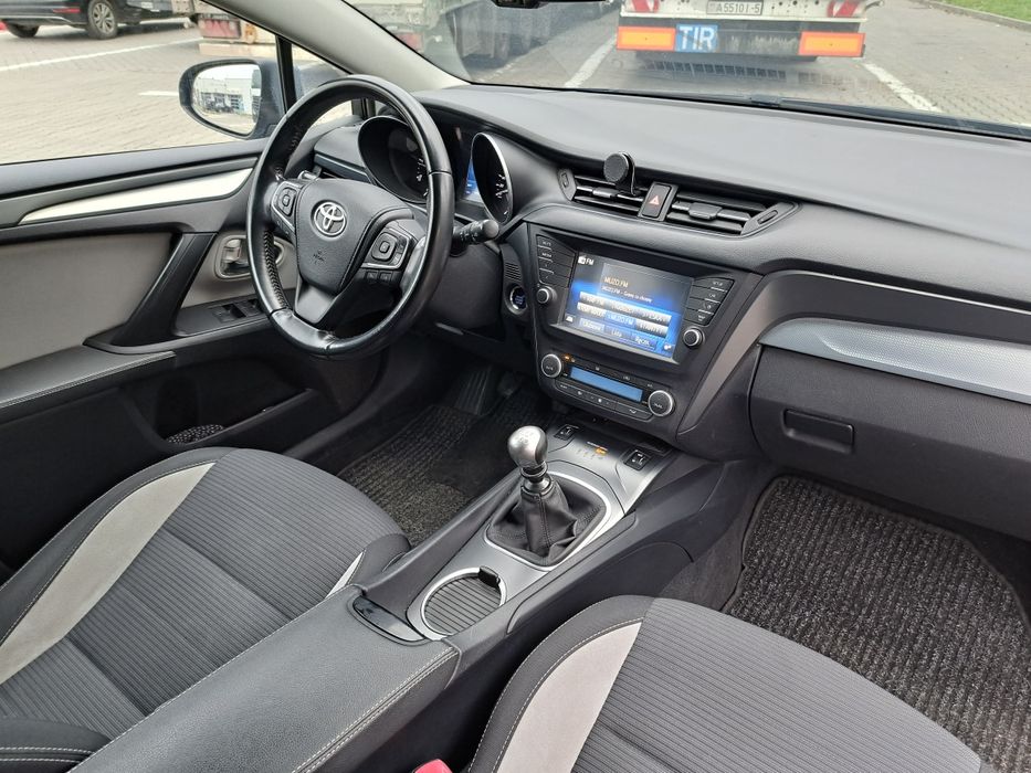 Toyota Avensis 2.0 D4D 143 KM, 2015