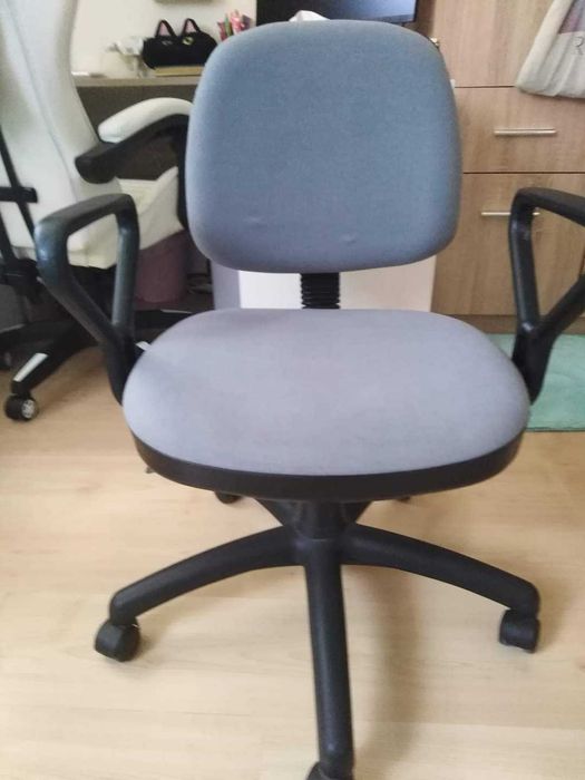 Fotel obrotowy dziecięcy do biurka z regulacja