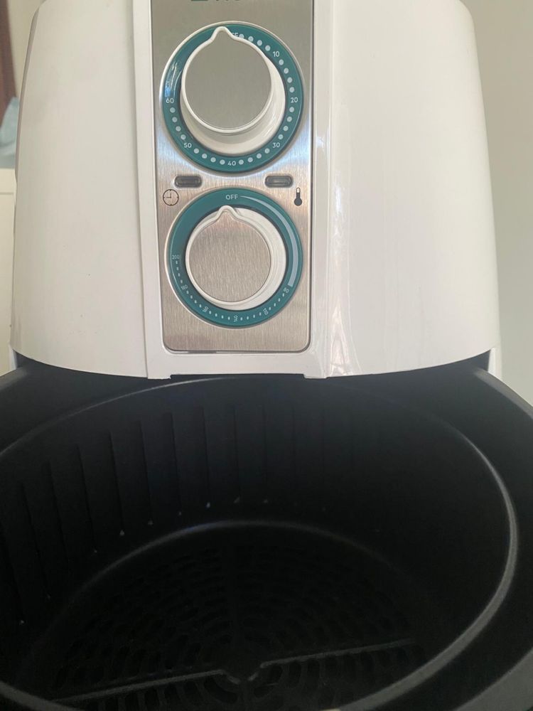 Fritadeira sem óleo KUBO KBAF2173 ( 2.5 L - branco)