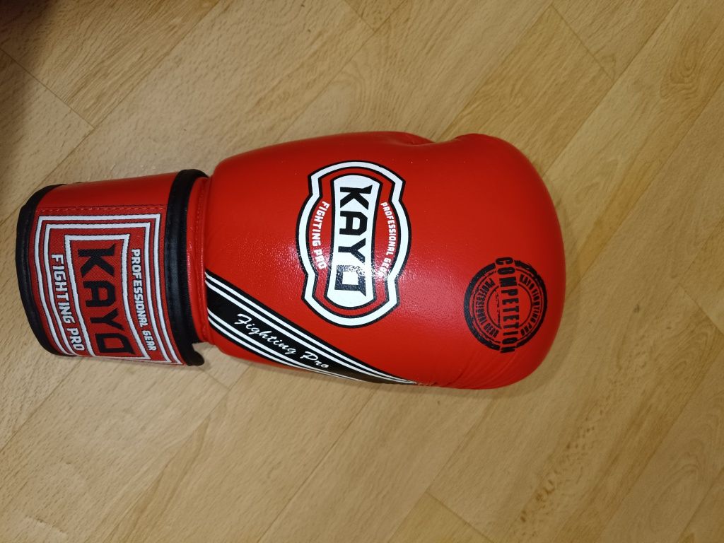 Боксерськи перчатки от фірми KAYO. 10 Oz. Нові , в упаковці
