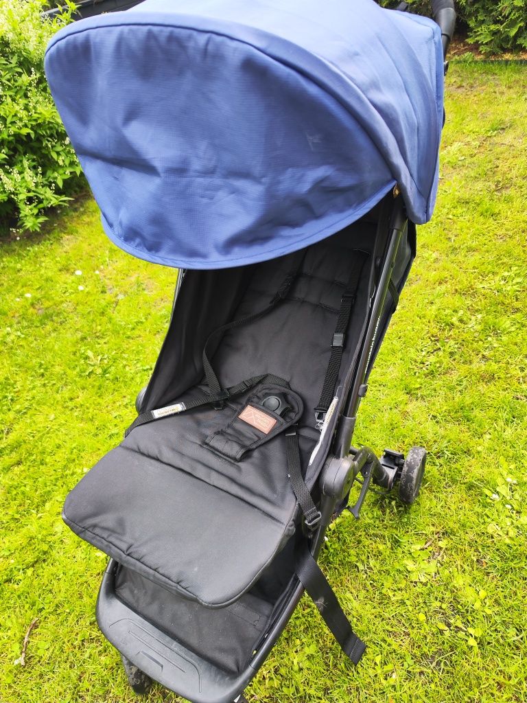 Wózek spacerowy parasolka Mountain Buggy Nano