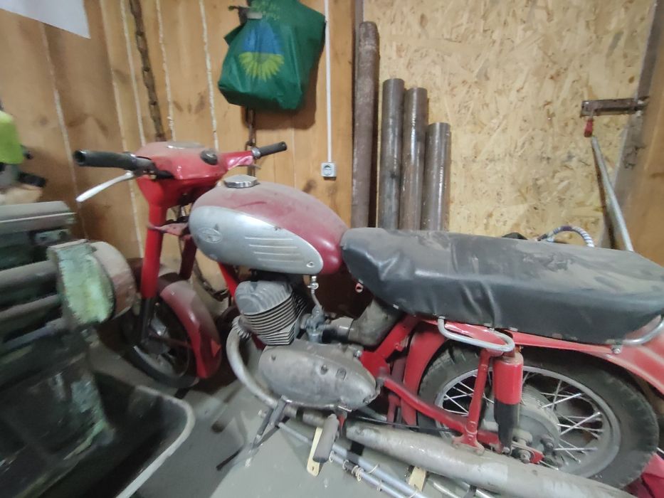 ТЕРМІНОВО продам мотоцикл Ява 350(старуха, капля)