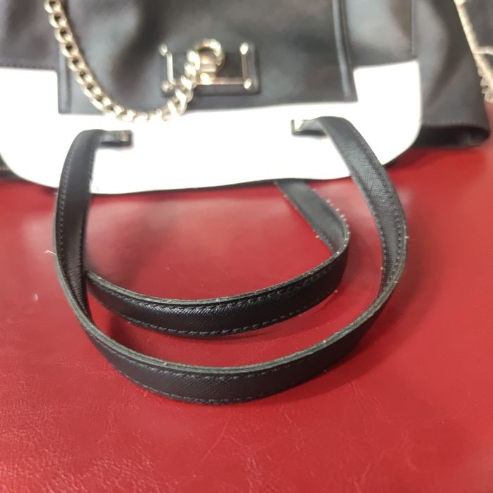 Сумка тоут від Guess