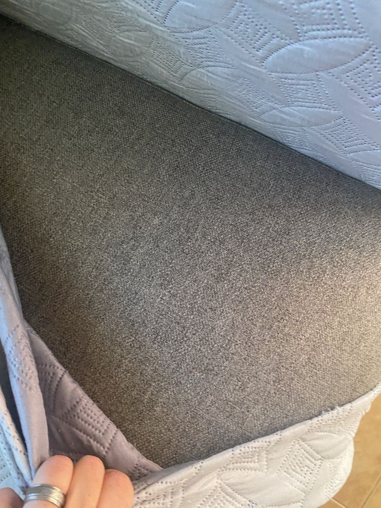 Sofa com capa em bom estado