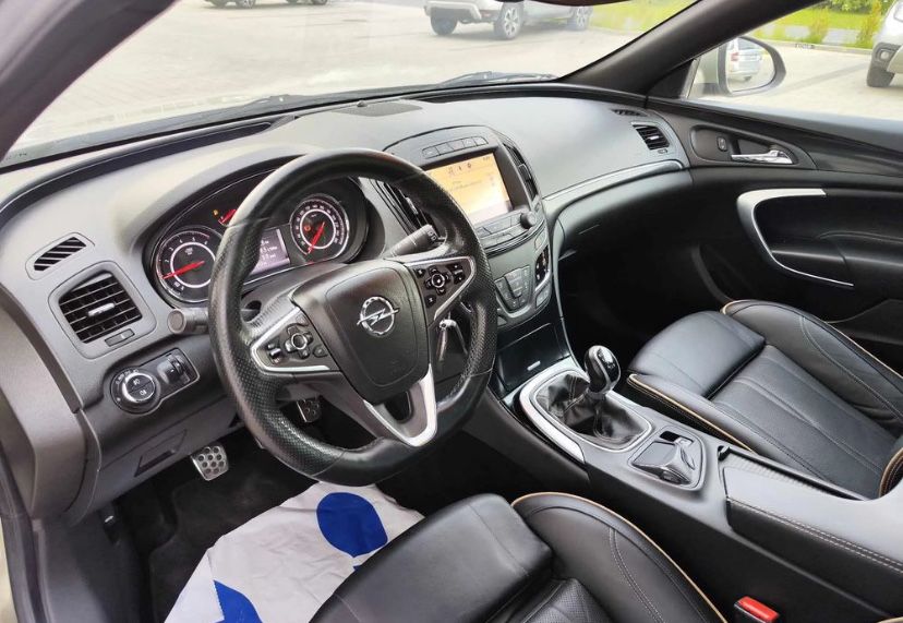 Opel Insignia 2014 дизель 2.0 CDTI 4x4 Country Tourer