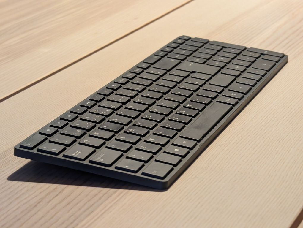 Teclado PC Microsoft Designer + rato silent clic