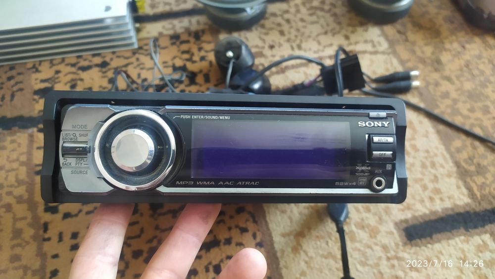 Продам крутую магнитолу Sony CDX-GT926U c usb+пульт,есть disk
