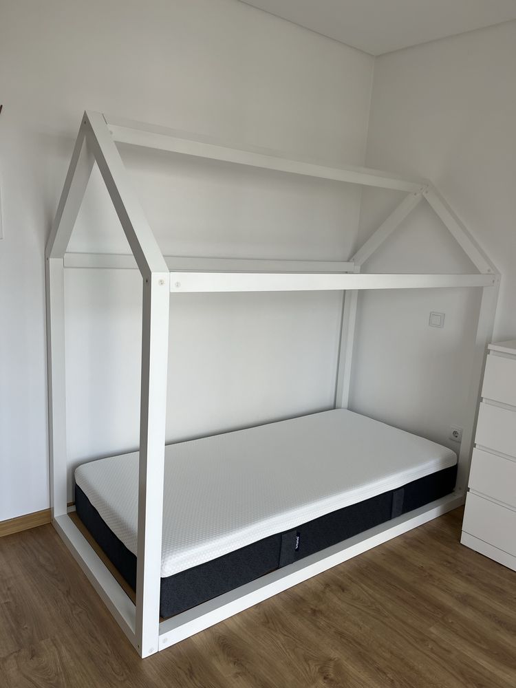 Cama de madeira Montessori