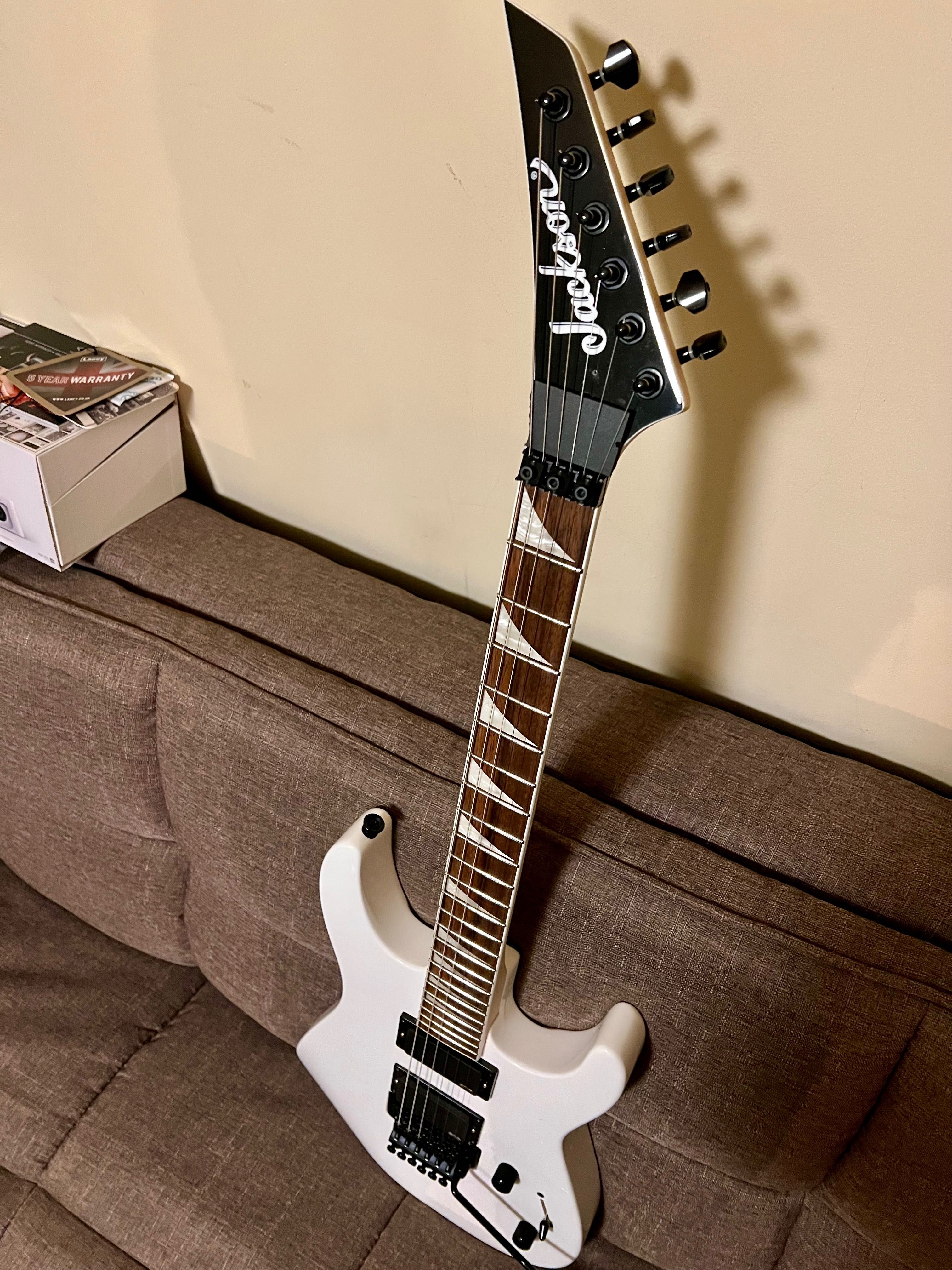 Jackson X Series Dinky DK2X Snow White com EMG