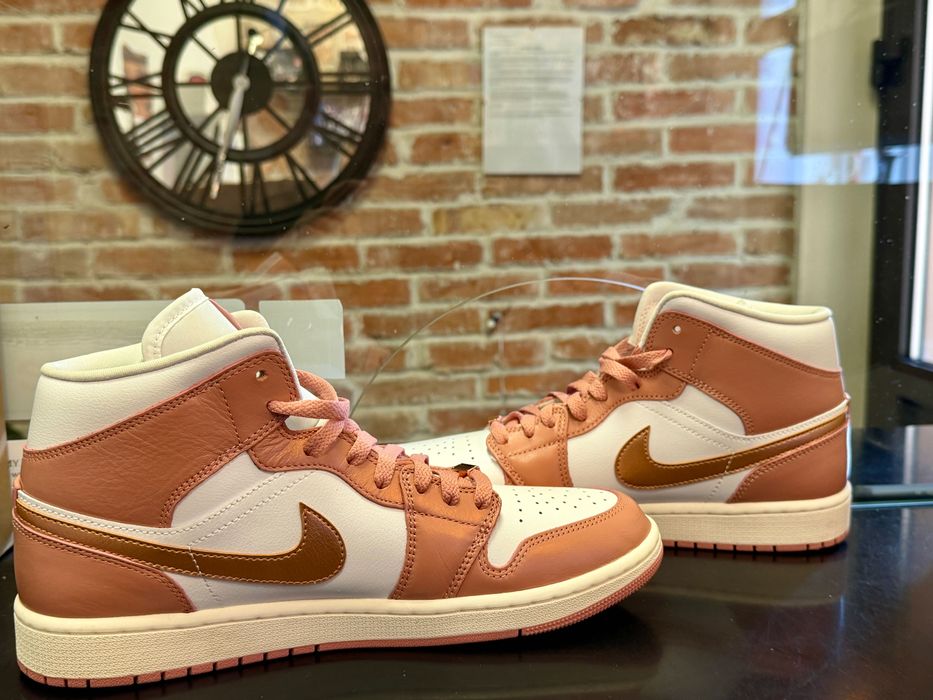 Buty Nike Air Jordan 1 MID SE WMNS "Red Stardust" FB9892- 670