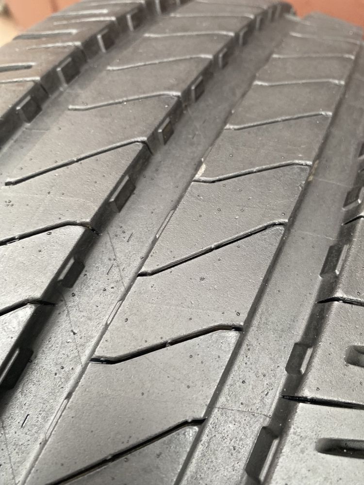 Opony 215/65r15c Michelin 90% bieżnika