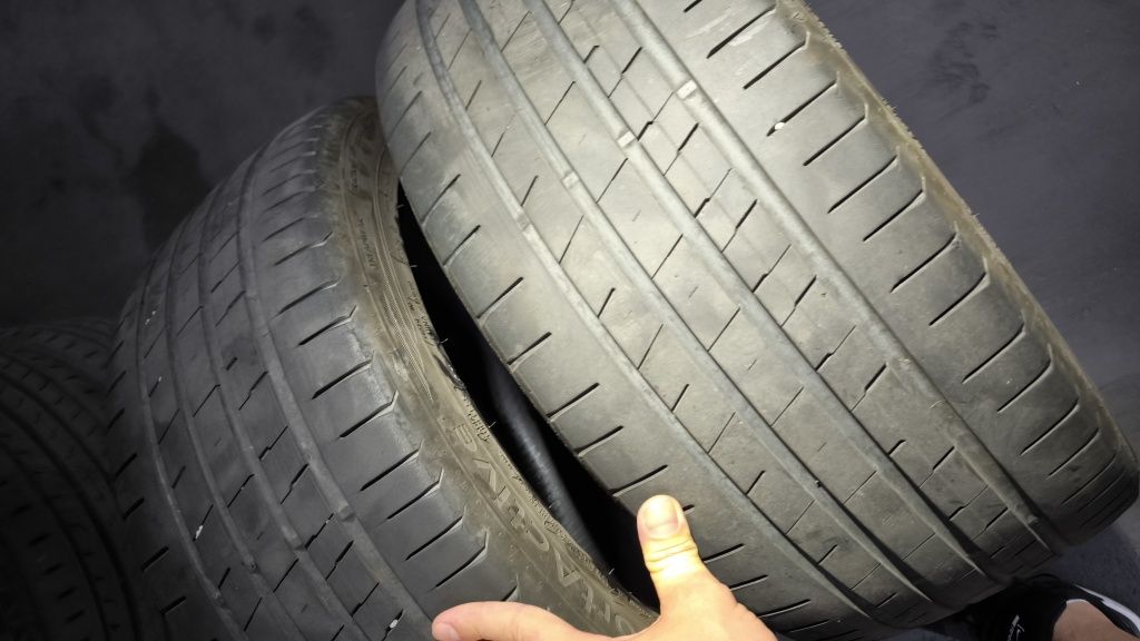 2  pneus 235/45/17 (30€ para todos) Porto