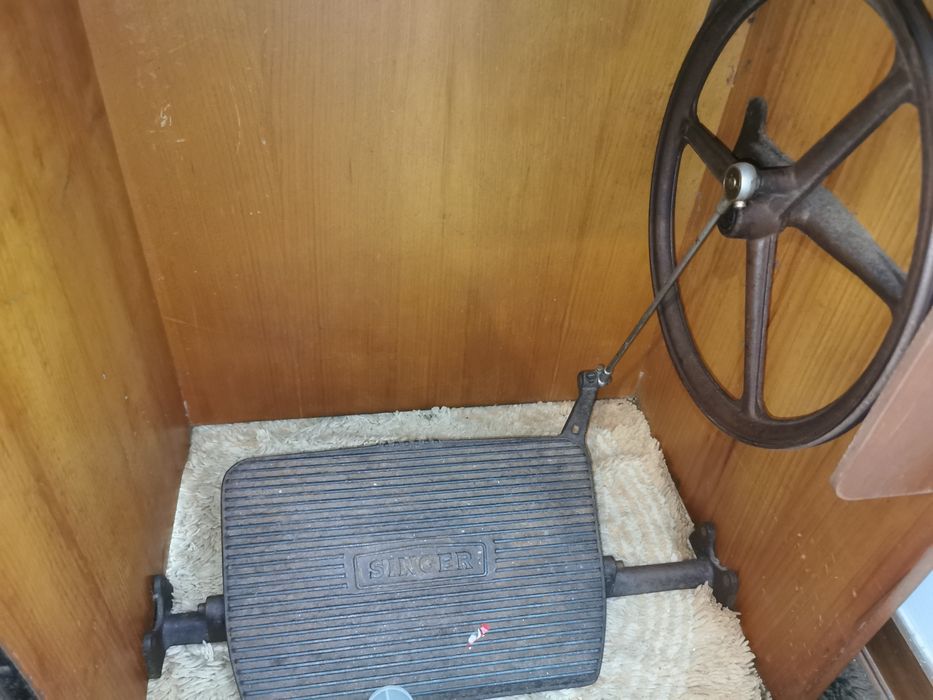 Máquina de costura singer antiga