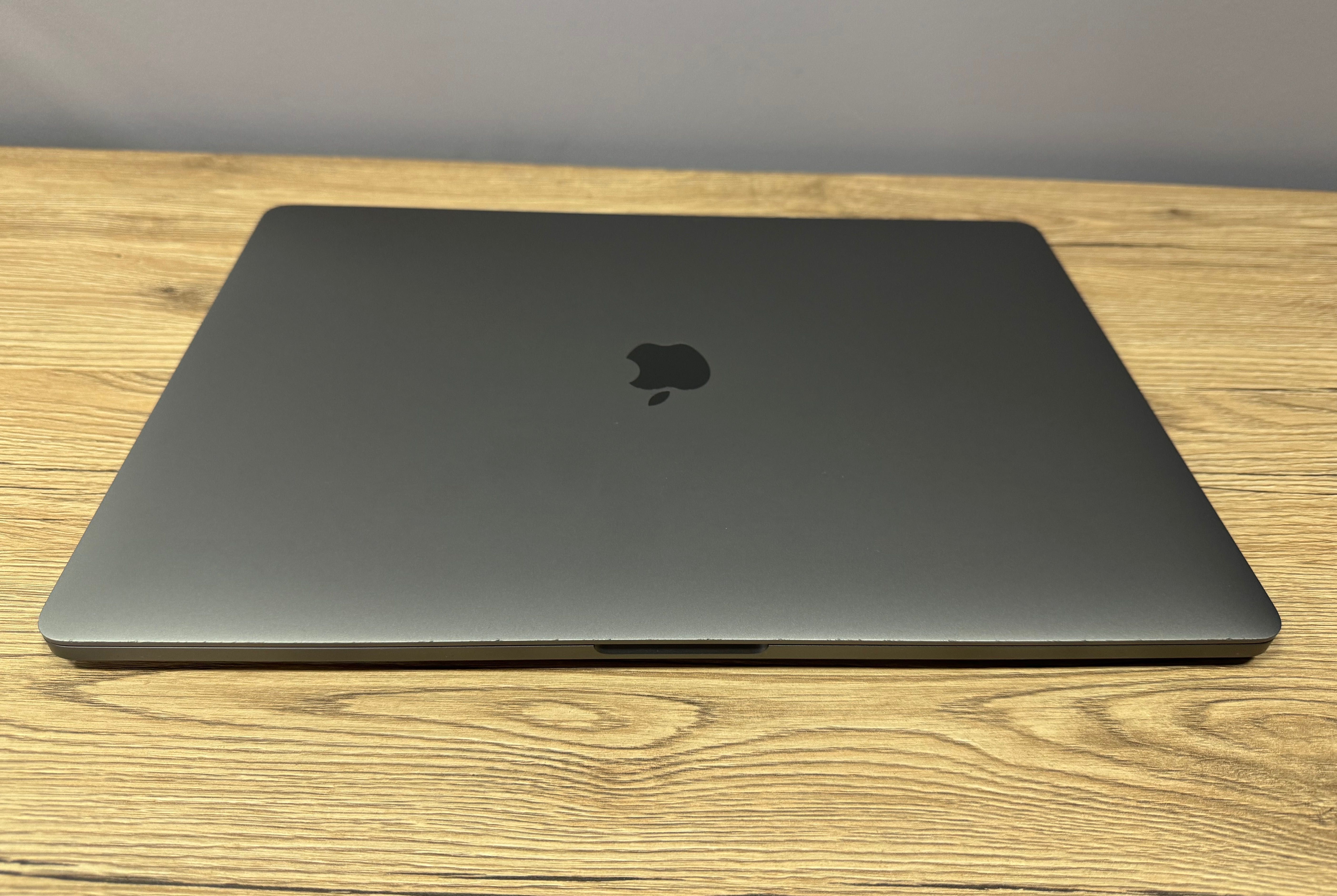 Ноутбук MacBook Pro 16 ( 2019) i7 2.6/ 32/ 512 / Radeon Pro 5300M