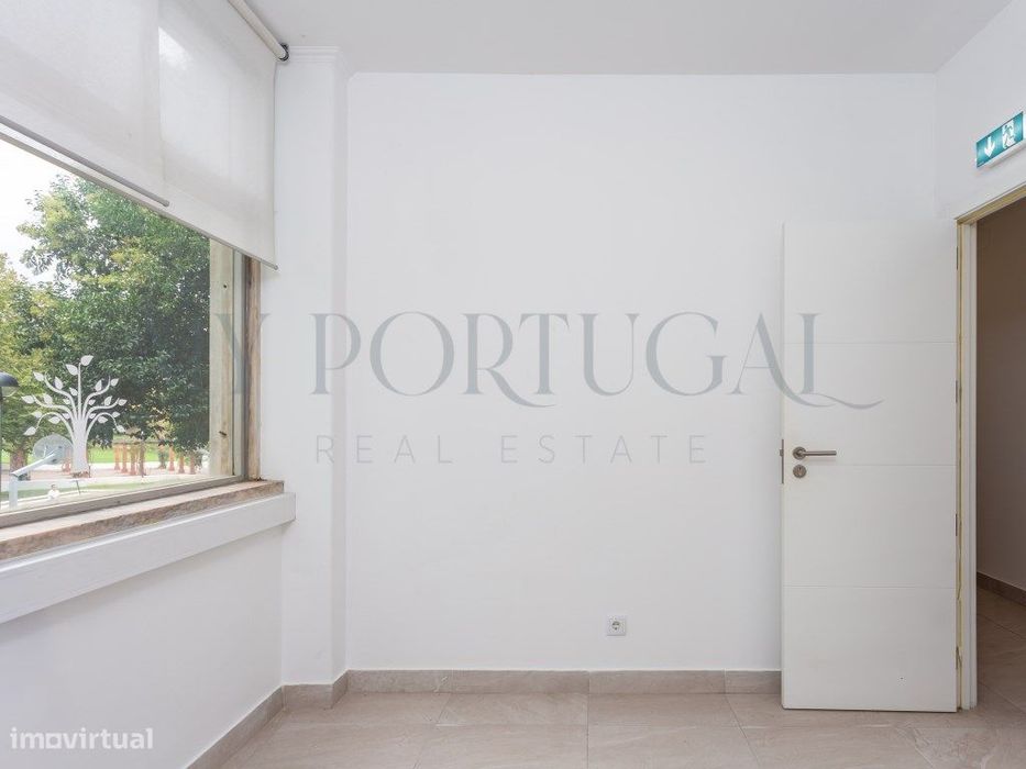 Escritório funcional em espaço de co-work 'Office Salgueiro Maia', ...