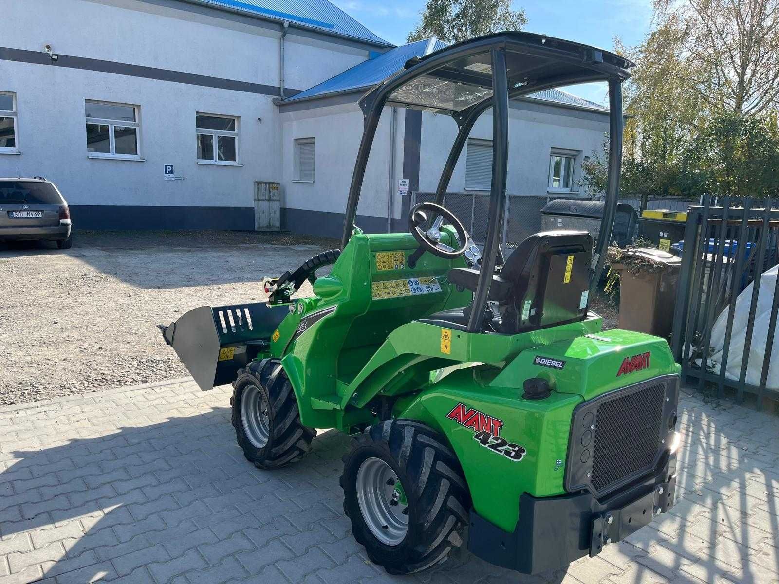 Ładowarka AVANT 423