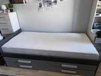 Podwójne łóżko rozsuwane z szufladą na pościel