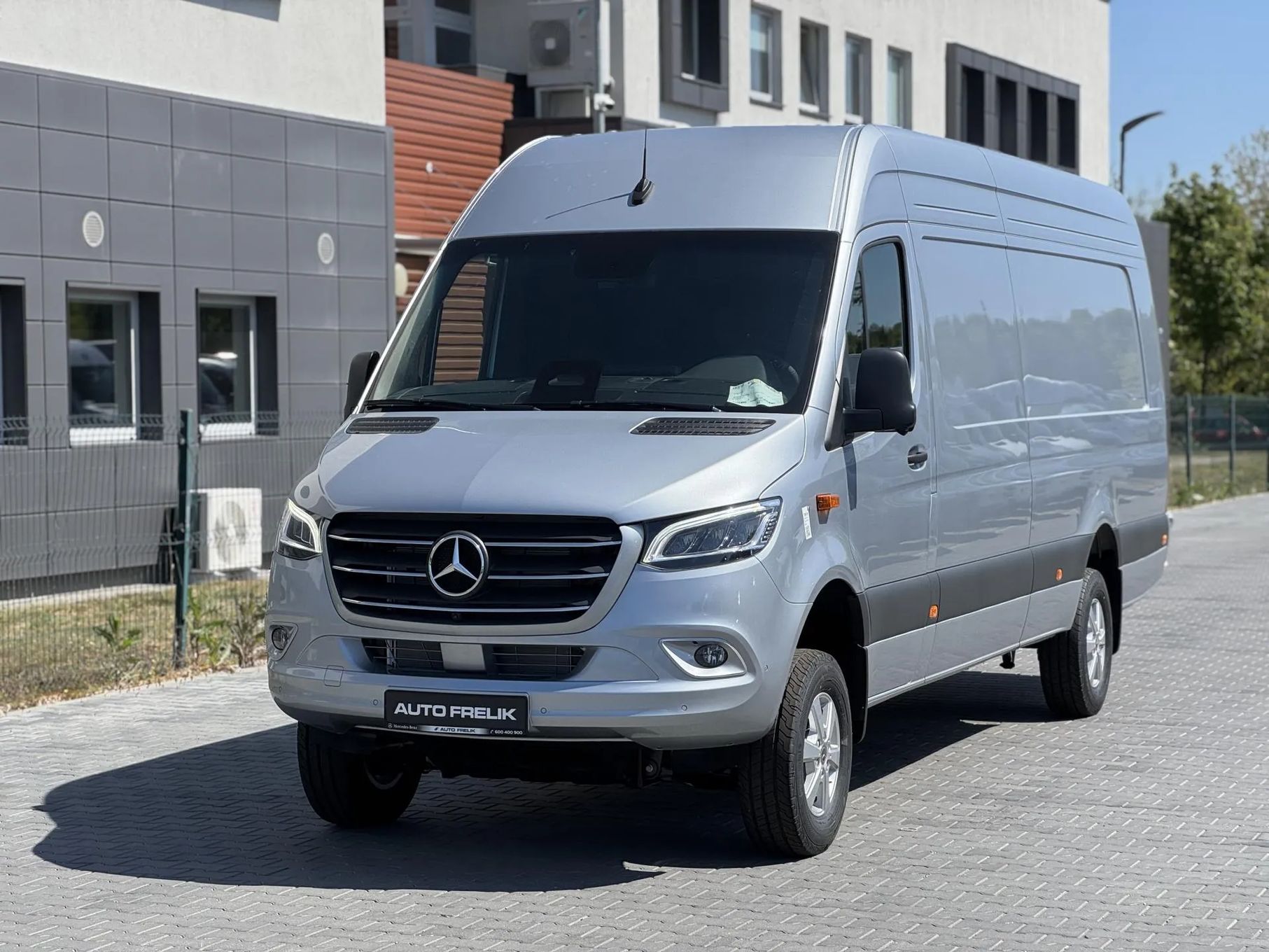 Mercedes-Benz Sprinter  Sprinter Furgon 319 (190 KM) 4x4 ekstradługi 4325+mm L4H2 SELECT