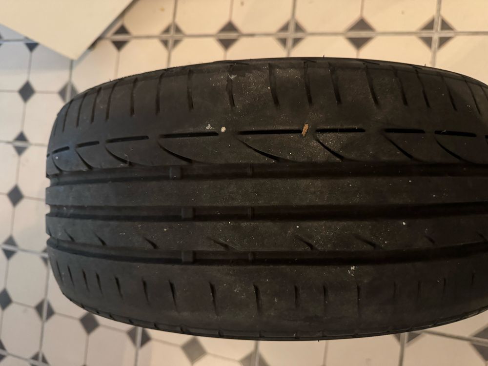 Pneu potenza S001 225/40/R19