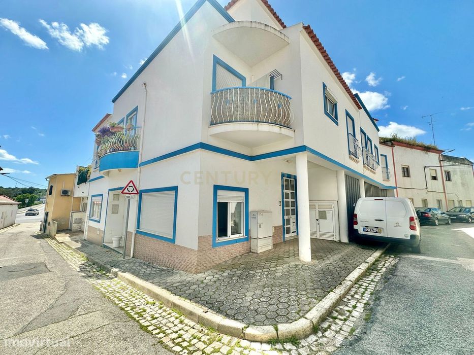 Espaço Comercial Convertido em Acolhedor Apartamento em Estômbar