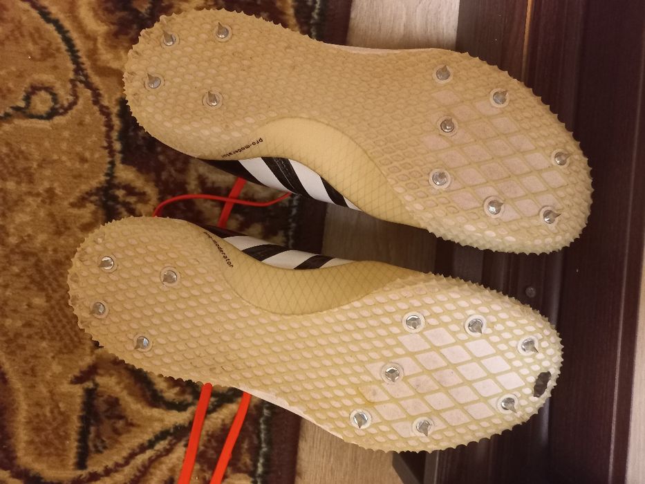 Шипівки для стрибків Adidas