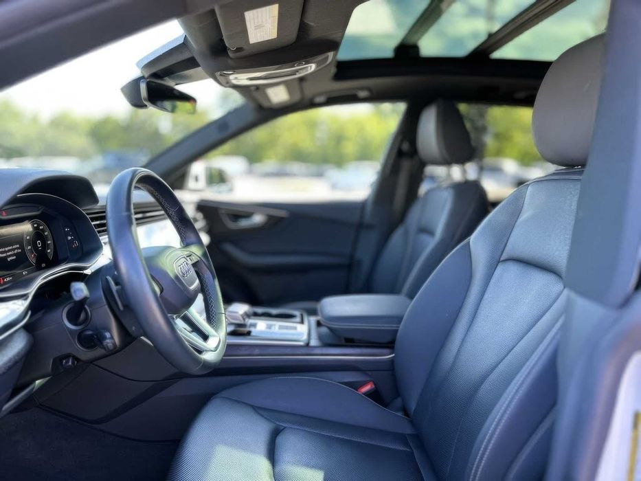 Audi Q8 quattro Premium Plus      2021