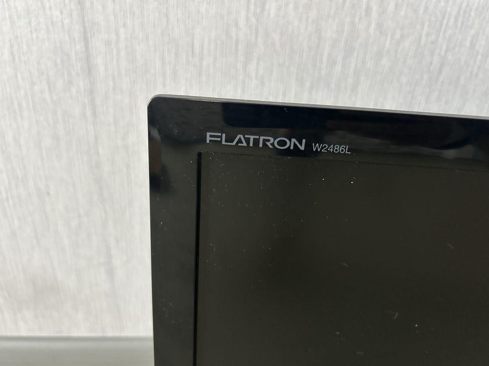 Монитор LG Flatron 24