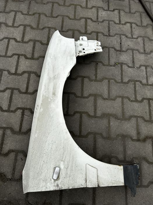 Błotnik Audi A4B5 Prawy przód Lift A4 B5 FL