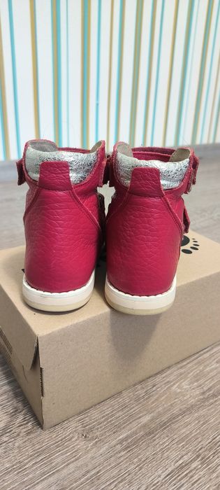 Продам шкіряні ортопедичні босоніжки