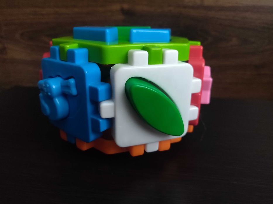 Сортер-шестиугольник с геометричными фигурами