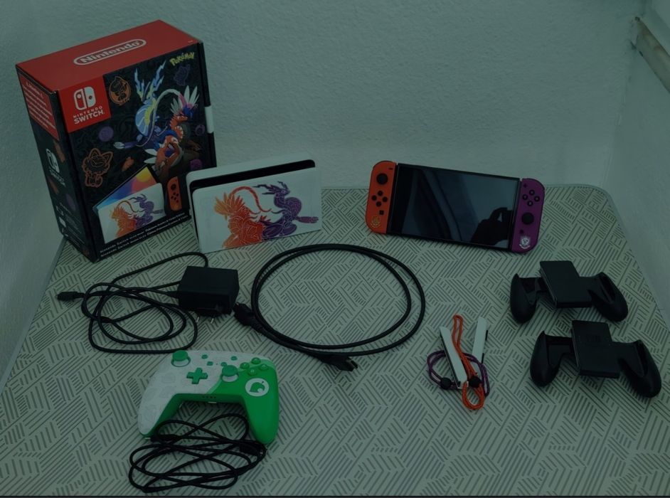 Nintendo Switch OLED Edição Pokémon + Comando Anima