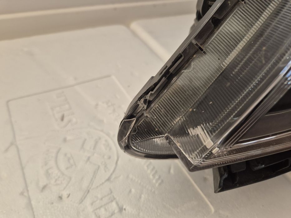 Kia Optima reflektor lewy xenon