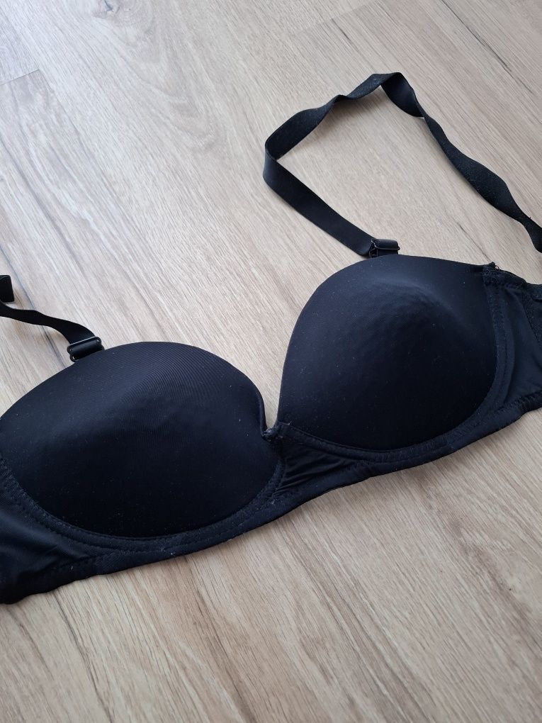 Pepco biustonosz czarny 80C gładki satynowy push up elegancki seksowny