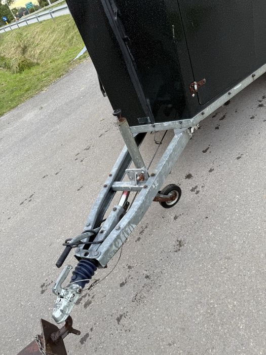 Przyczepka przyczepa do koni 2000 r 2 t DMC