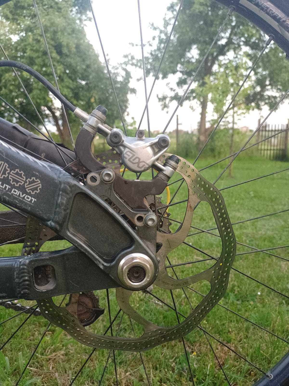 Rower Downhill Devinci Wilson