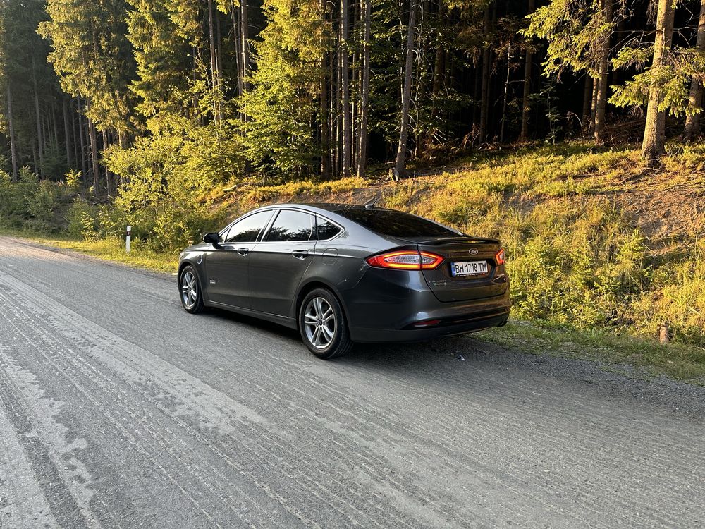 Ford Fusion plugin-hybrid TITANIUM