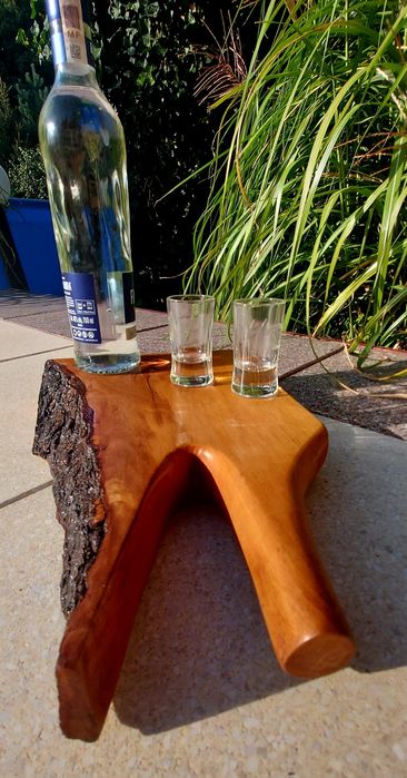 Deska kuchenna do serwowania alkoholu dań itp.