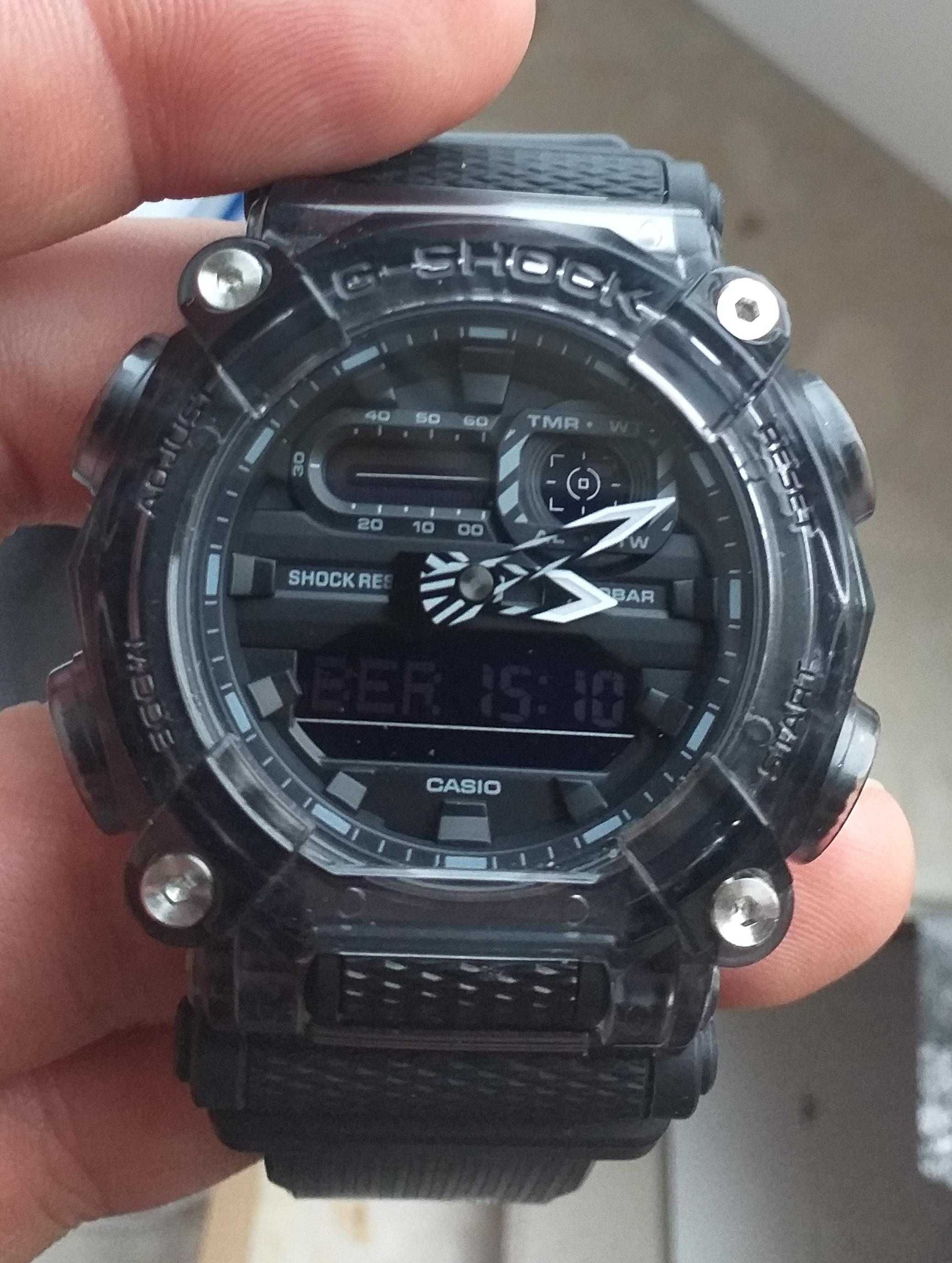 Zegarek Casio G-Shock GA-900SKE-8AER.