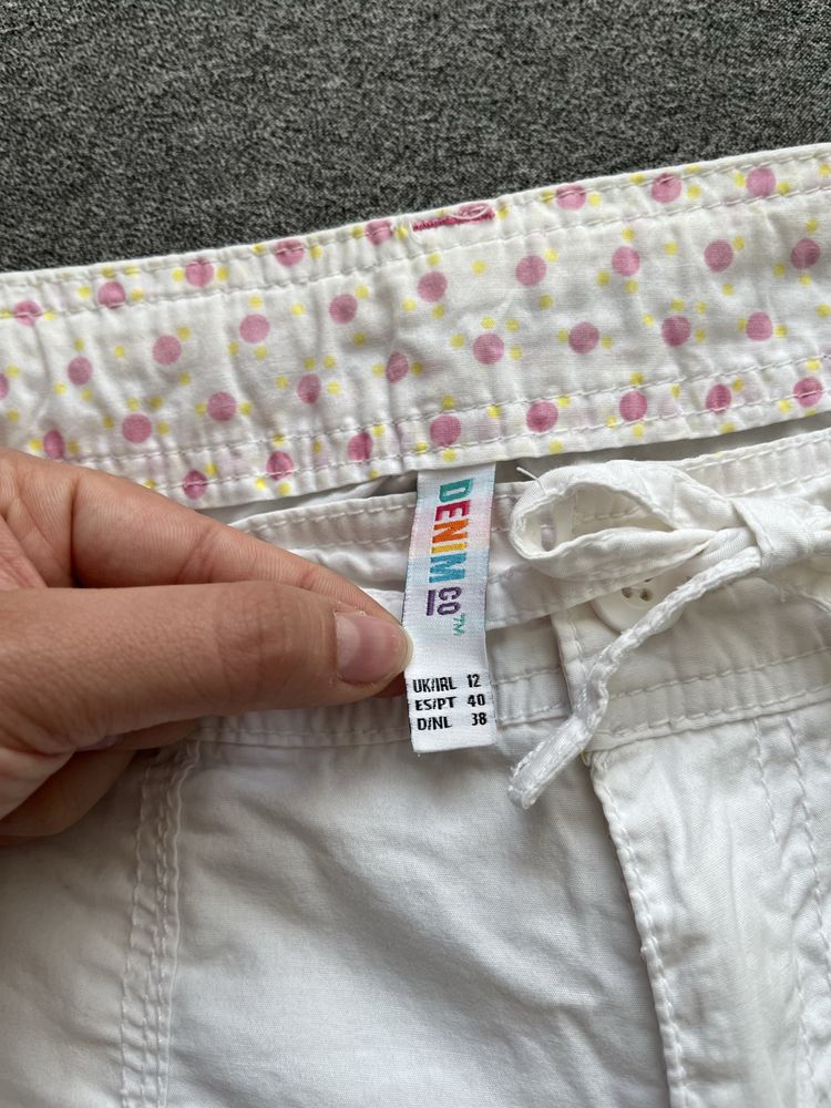 Białe rybaczki podpinane nogawki marki Denim Co rozmiar L