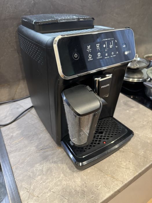 Продам кавоварку Philips EP 2230