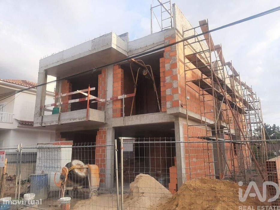 Casa / Villa T4 em Amora de 177,00 m2