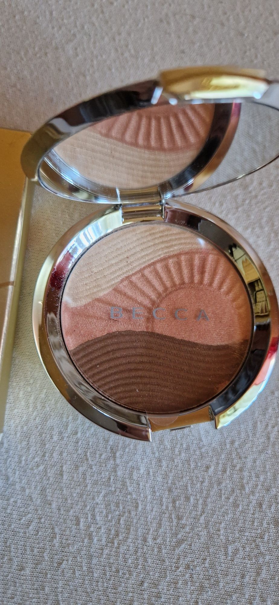 Becca x  Chrissy Teigen rozświetlacz