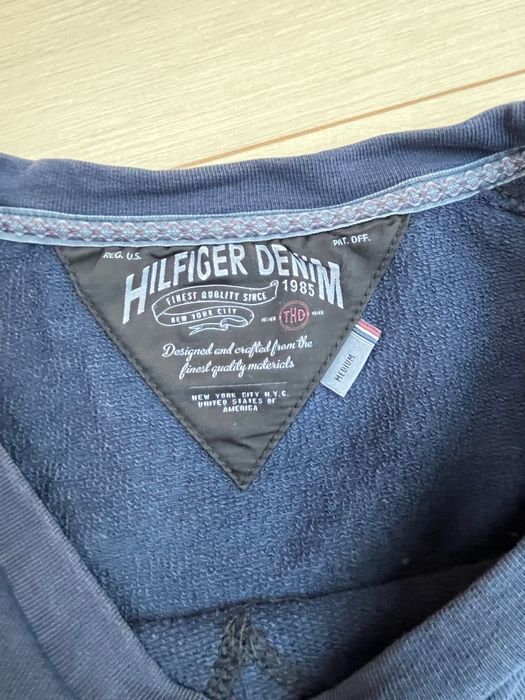 Bluza granatowa z napisem Hilfiger