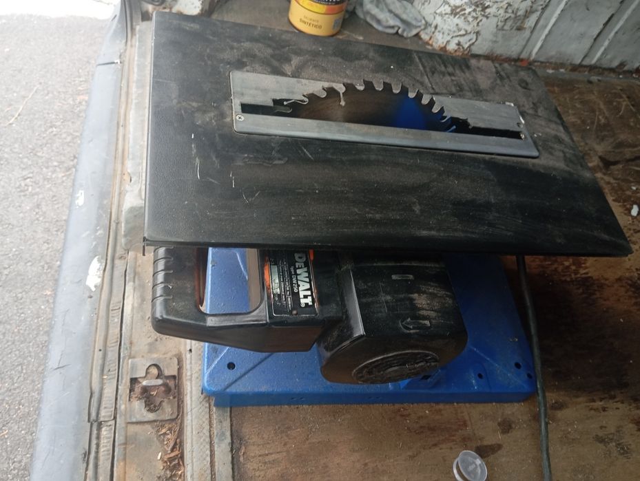 Máquina de cortar madeira DeWalt