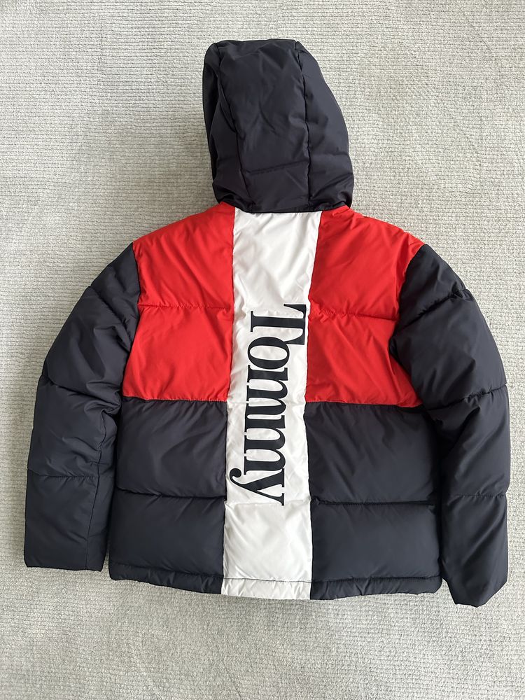 Casaco Tommy Hilfiger praticamente novo (70% desconto)
