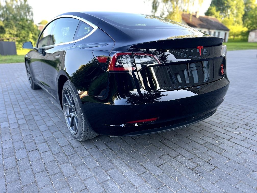 Продам Tesla Model 3 2019