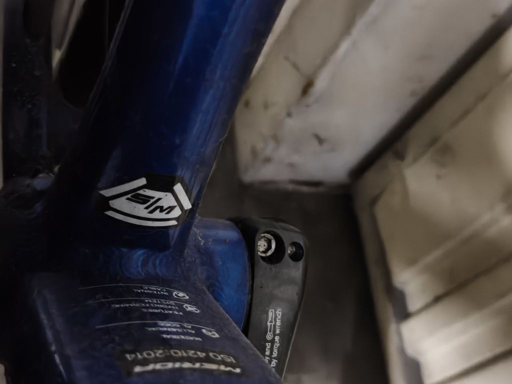 Bicicleta estrada Merida scultura 400

Usada 
Precisa de
