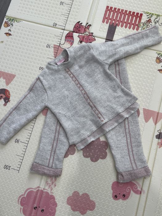 Теплий костюмчик для дівчинки.