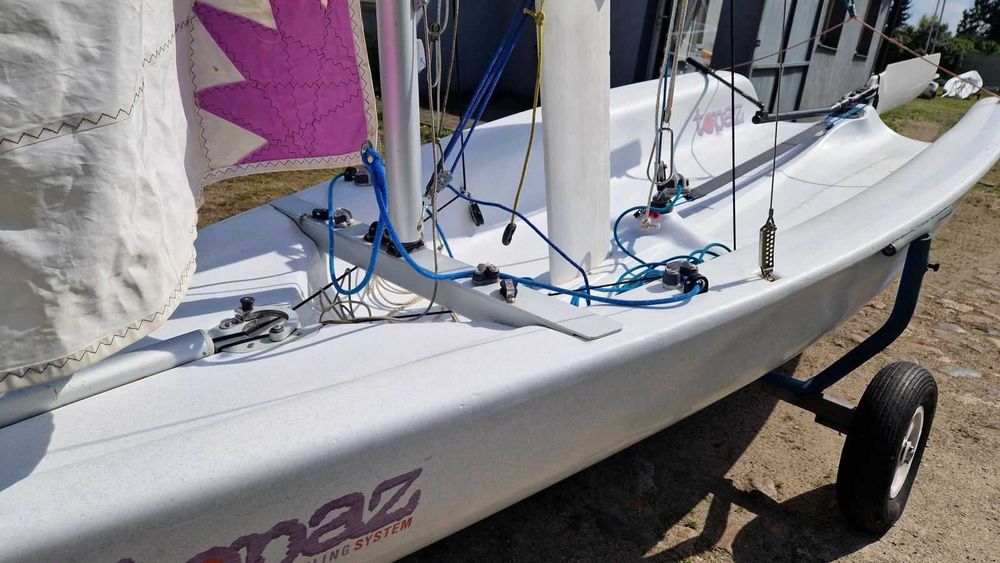 Łódź żaglowa żaglówka Topper Topaz Tres 3,86m + wózek slipowy (1)